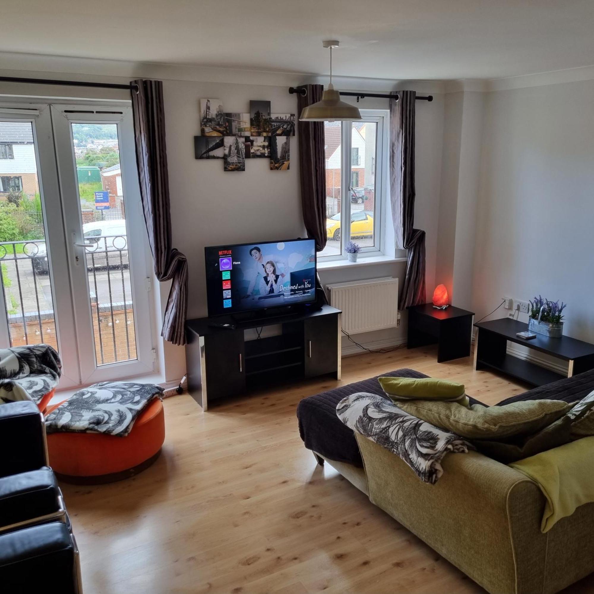 פורט טלבוט Driftmark Beachfront Location Aberavon Beach Sea Views Large Driveway Parking Private Site Fibre Optic Wi Fi מראה חיצוני תמונה