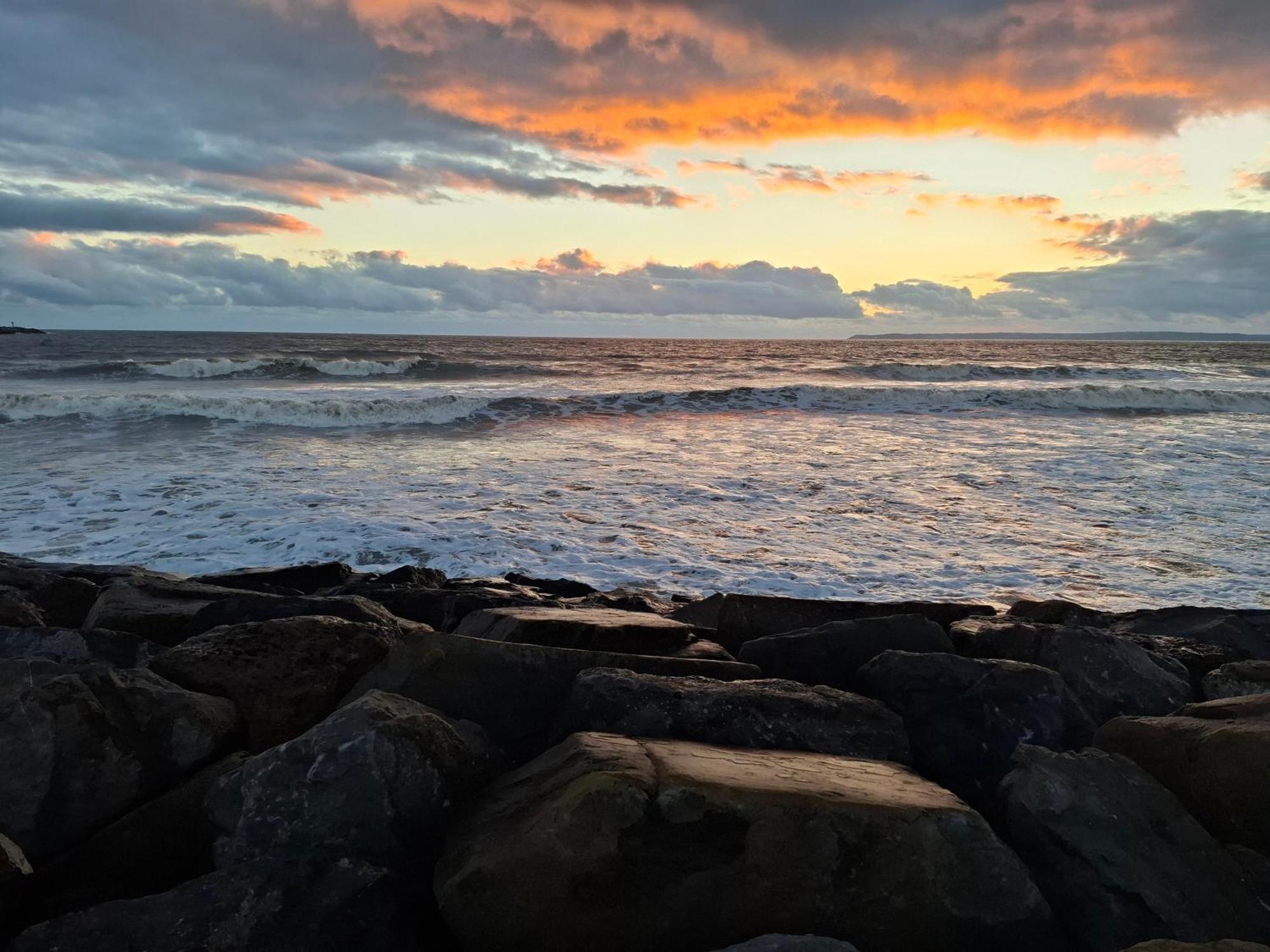 פורט טלבוט Driftmark Beachfront Location Aberavon Beach Sea Views Large Driveway Parking Private Site Fibre Optic Wi Fi מראה חיצוני תמונה