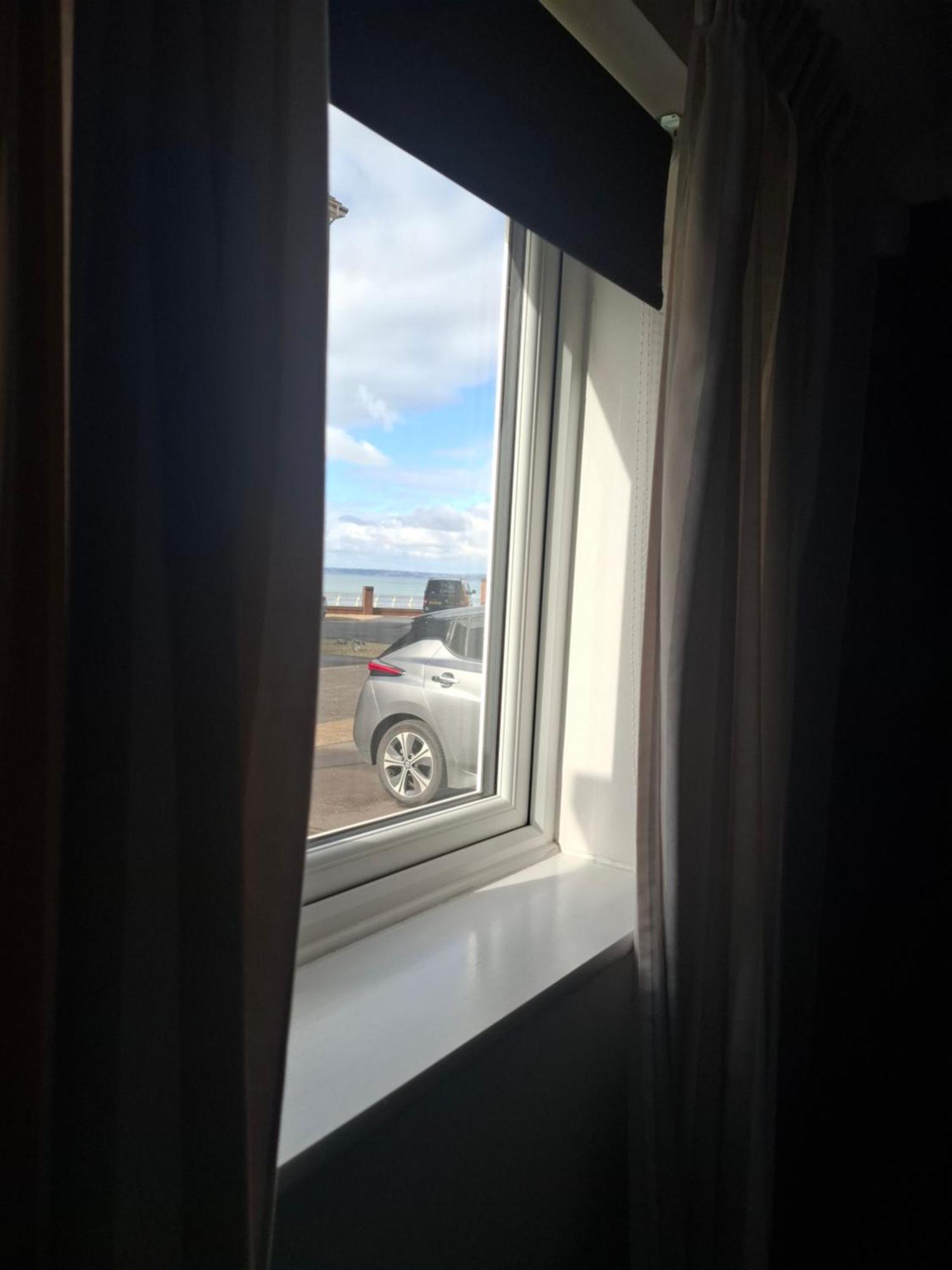 פורט טלבוט Driftmark Beachfront Location Aberavon Beach Sea Views Large Driveway Parking Private Site Fibre Optic Wi Fi מראה חיצוני תמונה